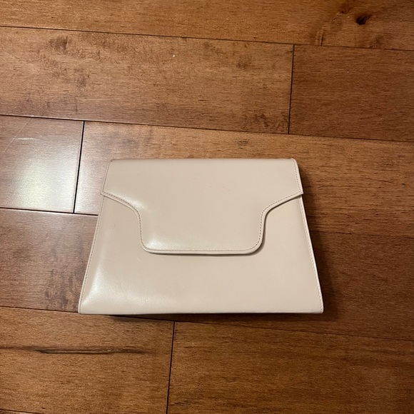 💕LIGHT PINK CLUTCH💕 - Picture 1 of 3